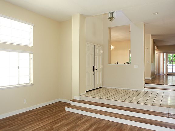 2nd image of 2571 Bayport Dr #8