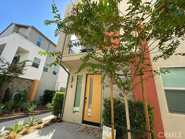 2 bed, 1480 sqft, $3,700 — Photo 2