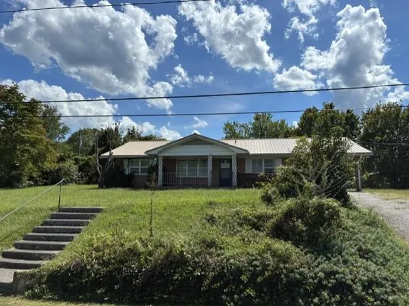 17 Moore St, Andrews, NC 28901