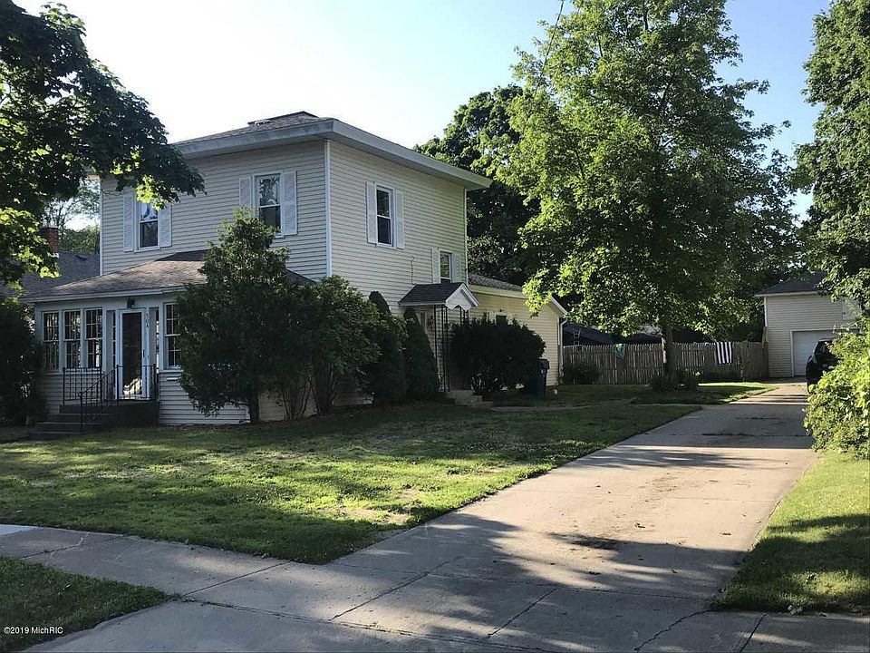 1st image of 504 E Coffren St