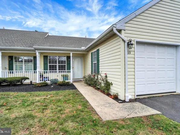 35 Hagarman Dr, York, PA 17408