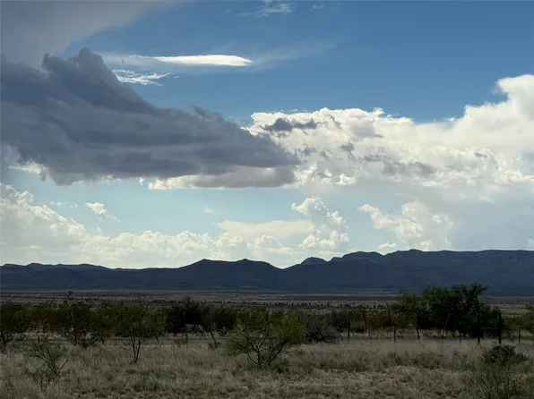 305 S Lee St, Marathon, TX 79842