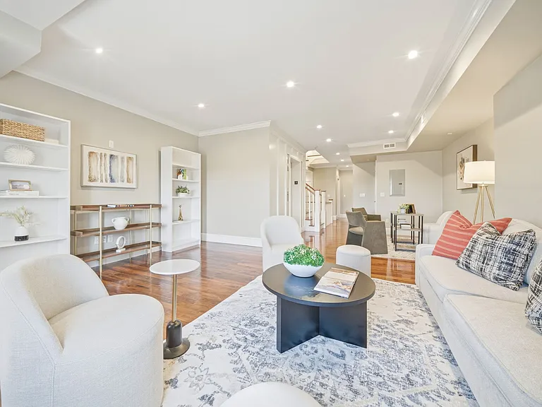 324 Tappan St #2 — Photo 8