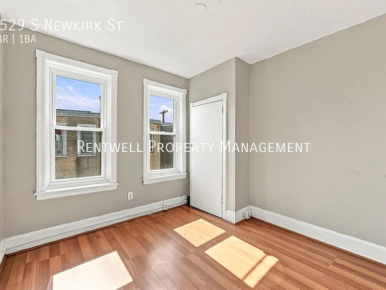 1529 S Newkirk St — Photo 19
