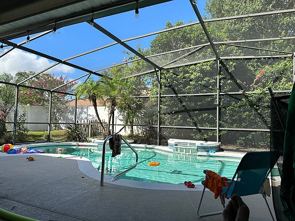4th image of 1012 Kelly Creek Cir