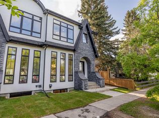 2205 E 26a St SW, Calgary, AB T3E 2C4