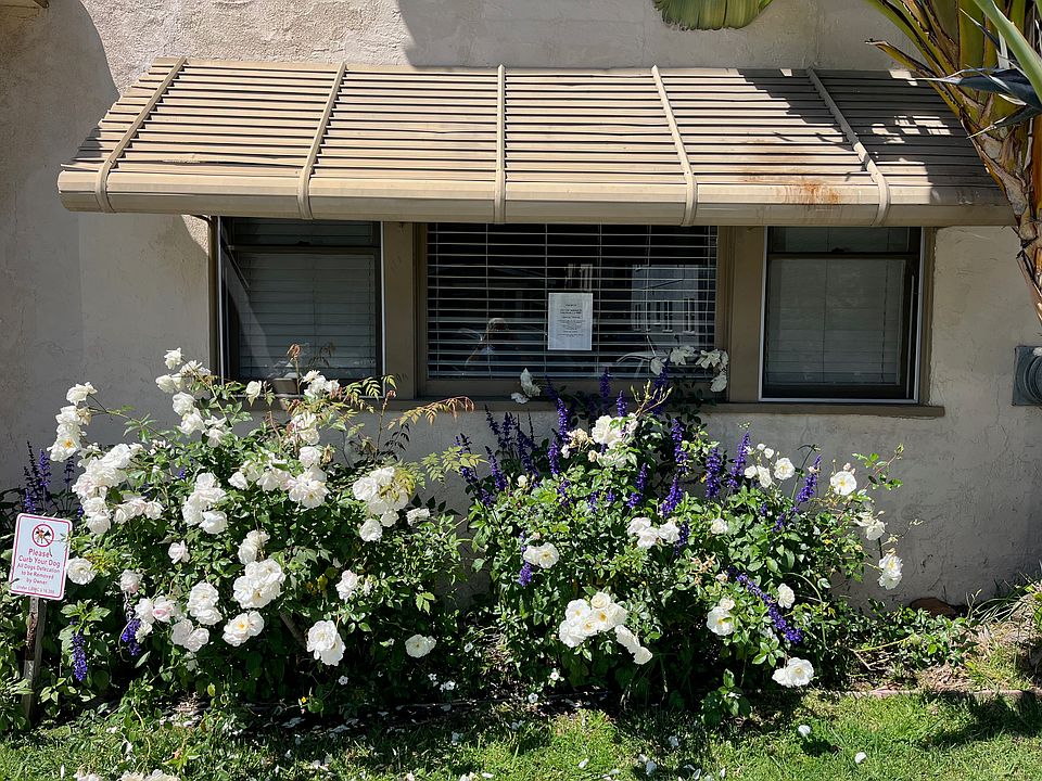 Front of building/unit