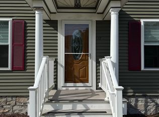 17 Lester Ave, Pawcatuck, CT 06379