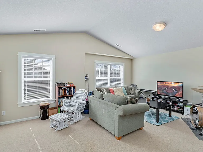 336 SE 14th Pl — Photo 15
