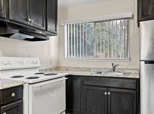 All Utilities Included in This Updated Oakland 2-Bed Apartment, Oakland, CA 94603