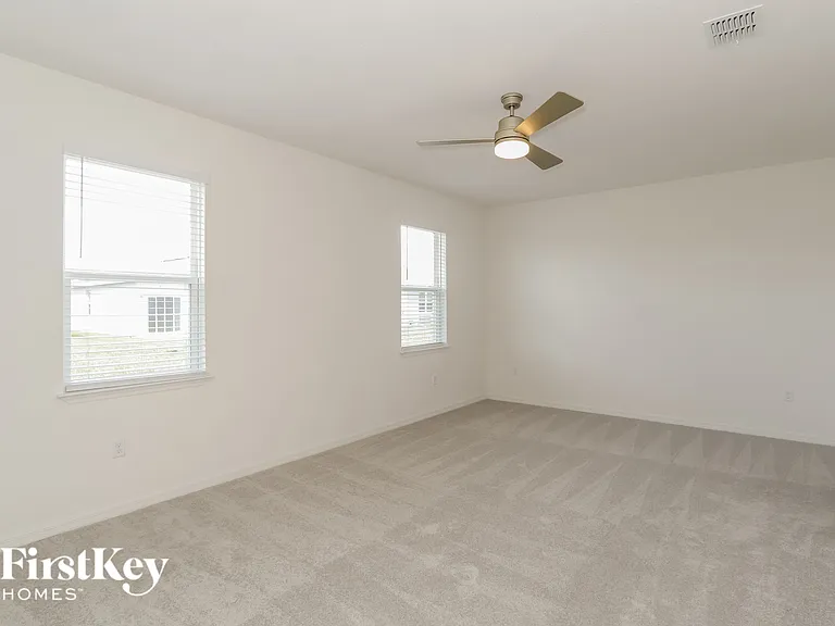 430 Reina Way — Photo 6