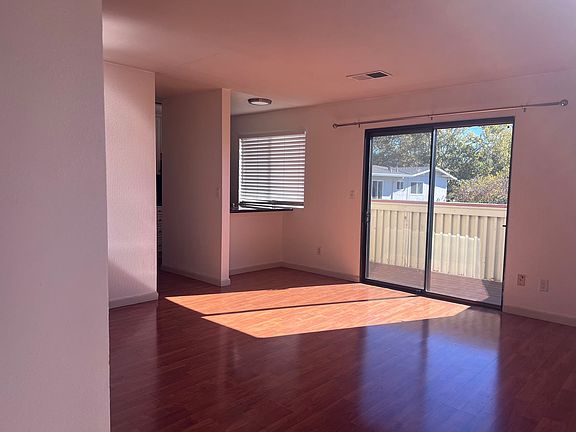 Living room - view from entrance