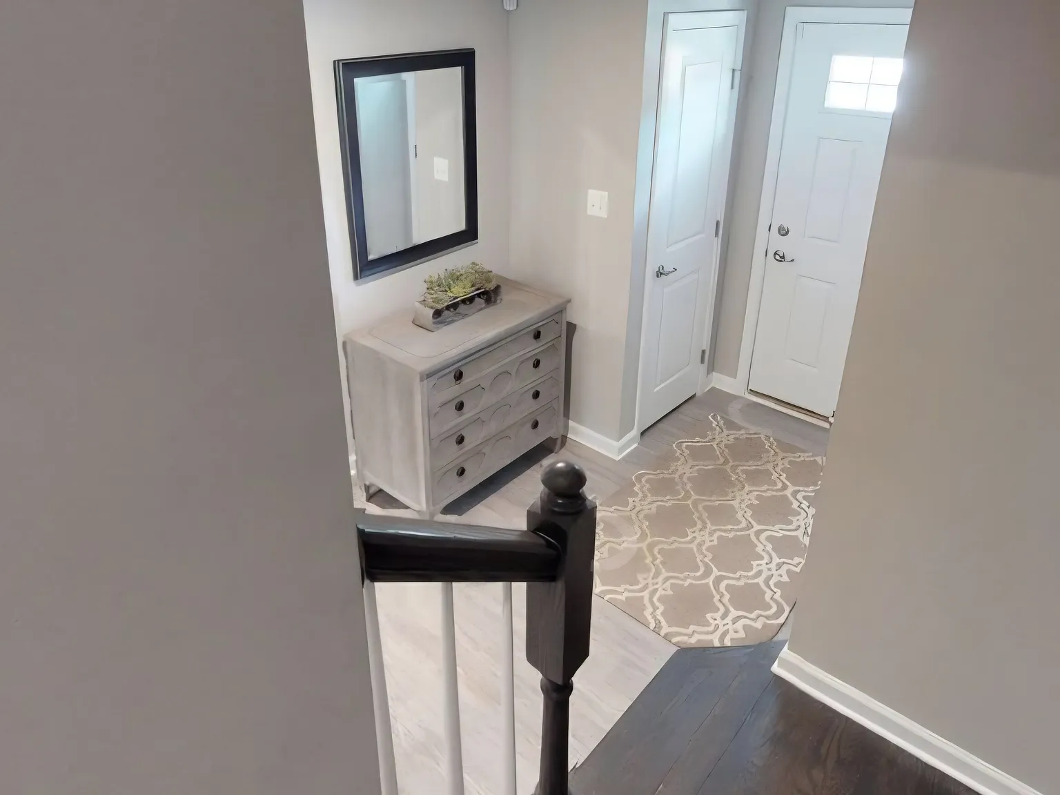 4 bed, 2000 sqft, $2,195 — Photo 2