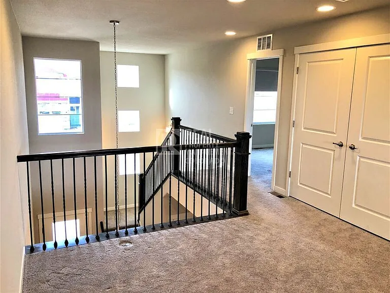 9736 Clermont Ln — Photo 7