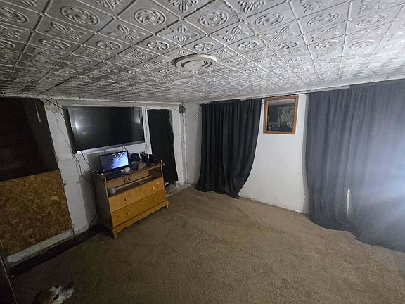 5th image of 388 Bog Road