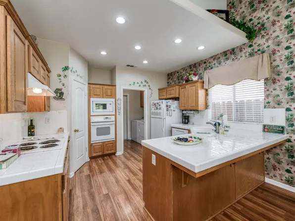 2560 E El Paso Ave, Fresno, CA 93720