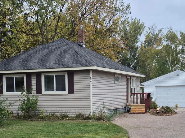 2063 2nd St, White Bear Lake, MN 55110