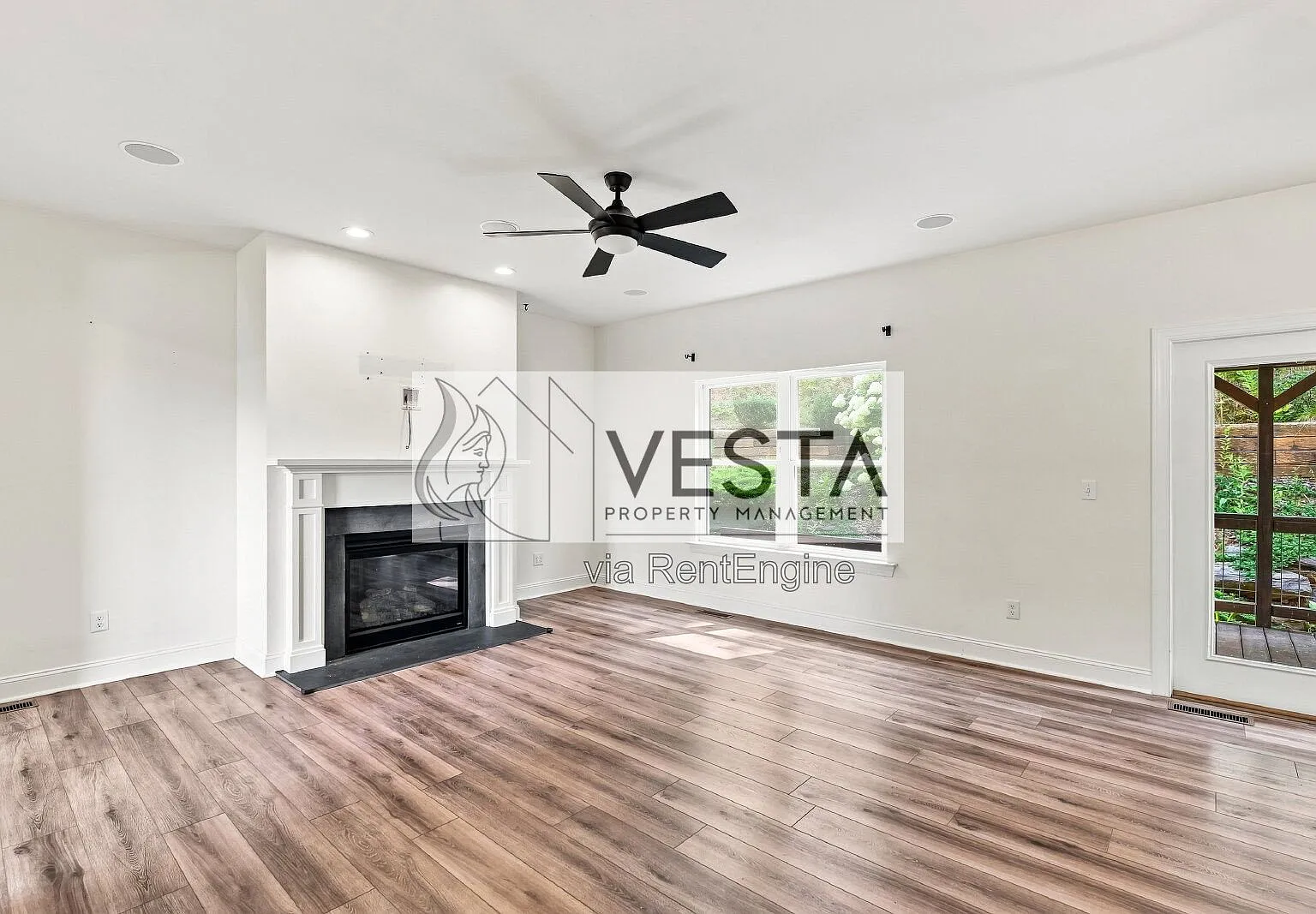 4 bed, 2.5 bath, 2063 sqft, $3,700 — Photo 2
