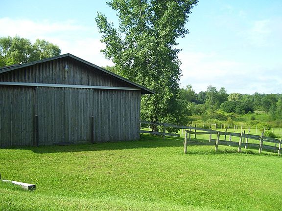 SIDE OF BARN SLIDING DOORS ON BOTH ENDS