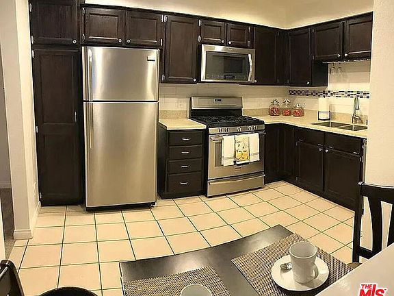 3rd image of 5420 Sylmar Ave #2201