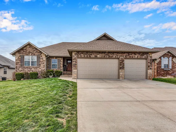 641 N Maplewood Hills Road, Nixa, MO 65714