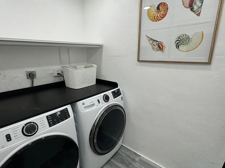 2864 NE 32nd St #7 — Photo 22