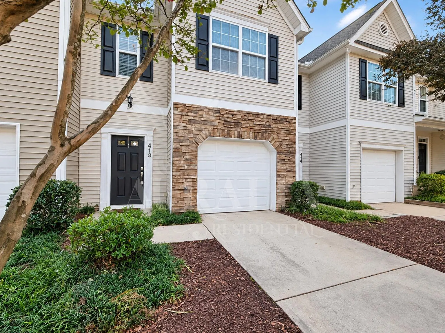 3 bed, 2.5 bath, 1547 sqft, $2,000 — Photo 3