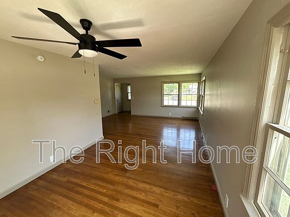 3rd image of 2886 Martin Ave