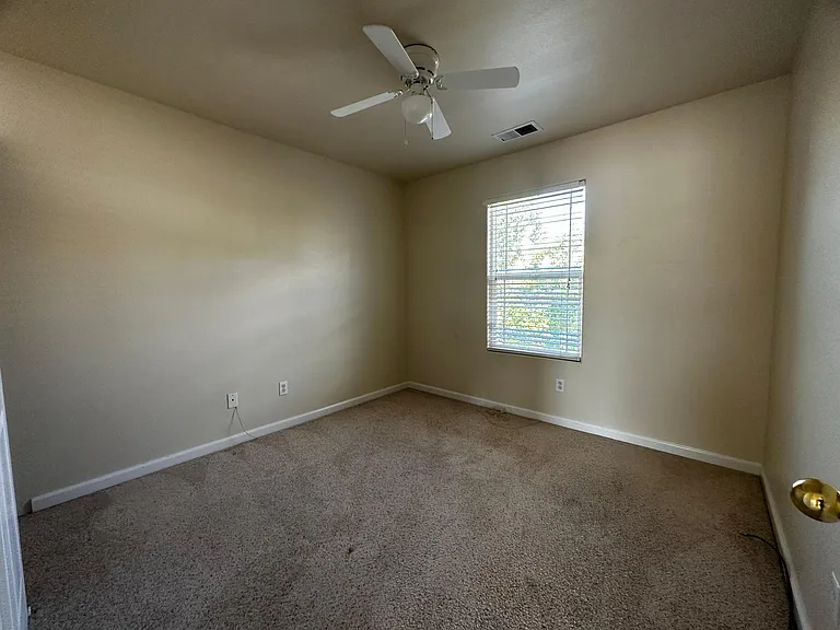 2306 Clementine Ln — Photo 9