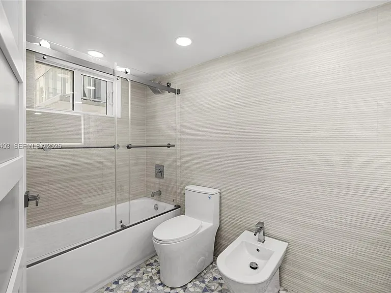 2457 Collins Ave #201 — Photo 10
