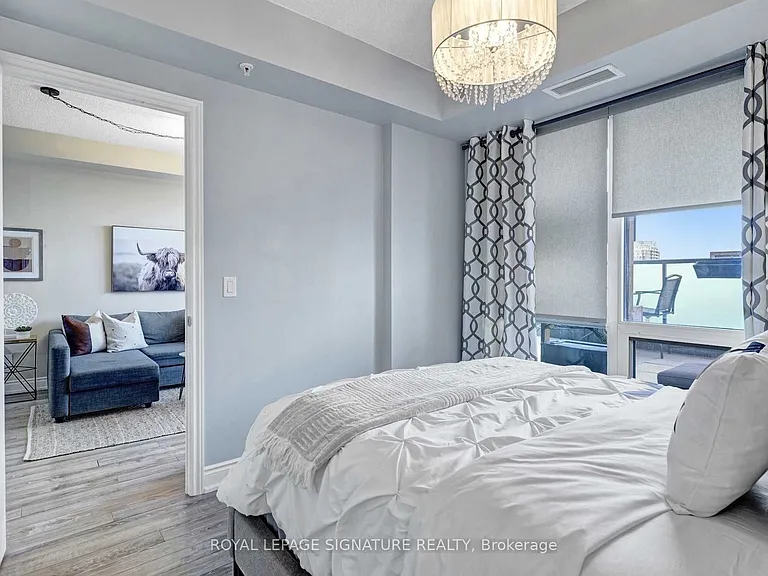 9088 Yonge St #306A — Photo 12