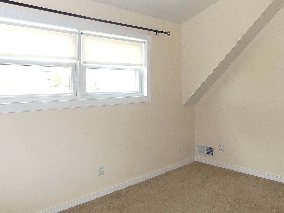 1st image of 3805 Woodlawn Way
