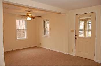 4th image of 590 Maplewood Ave