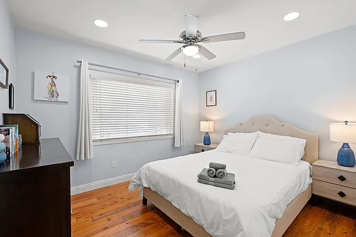 135 Underhill Dr — Photo 3
