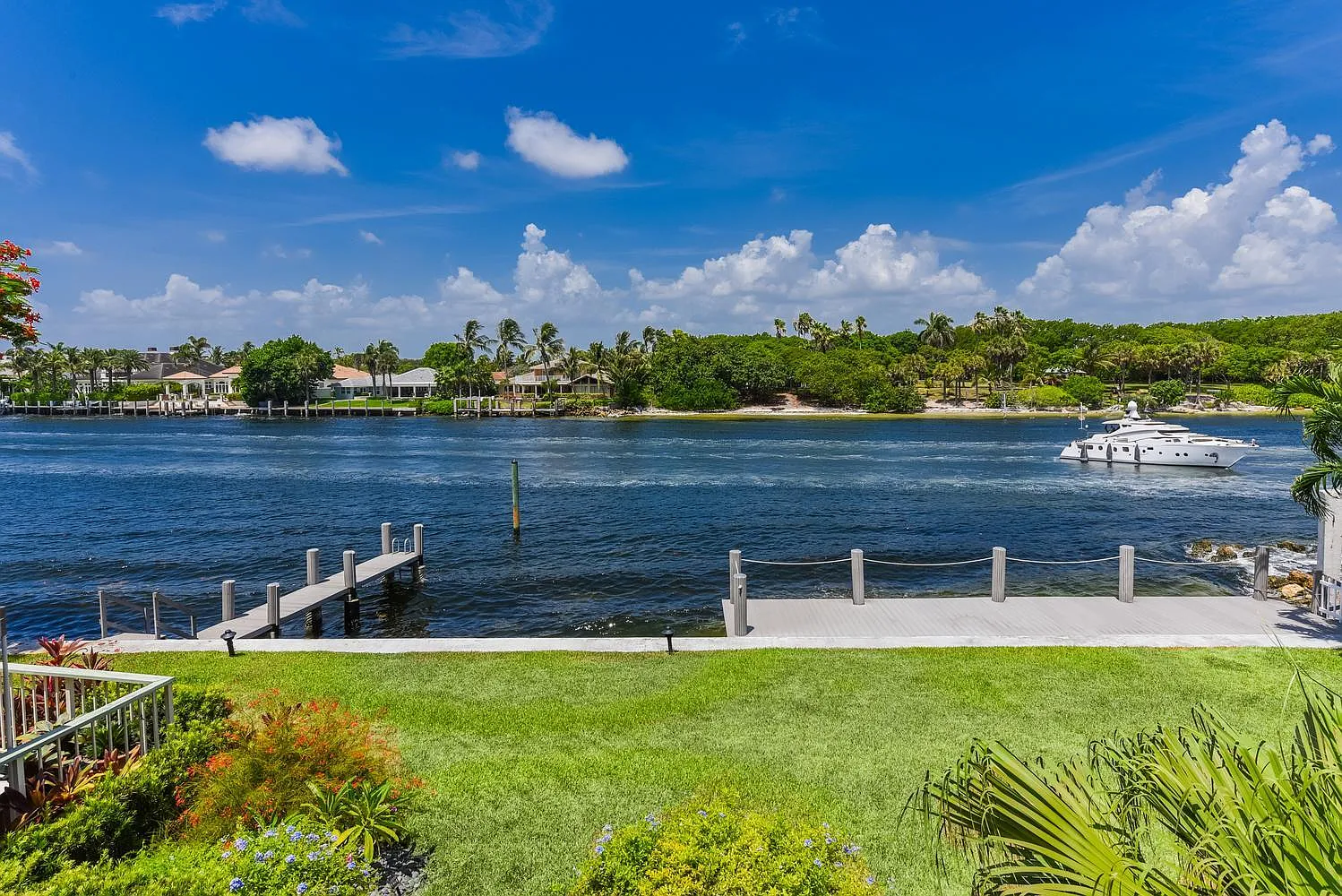2 bed, 2.5 bath, 2420 sqft, $7,500 — Photo 1