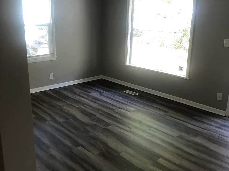 2302 S 37th St — Photo 5
