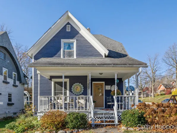 323 Harter St, Ionia, MI 48846
