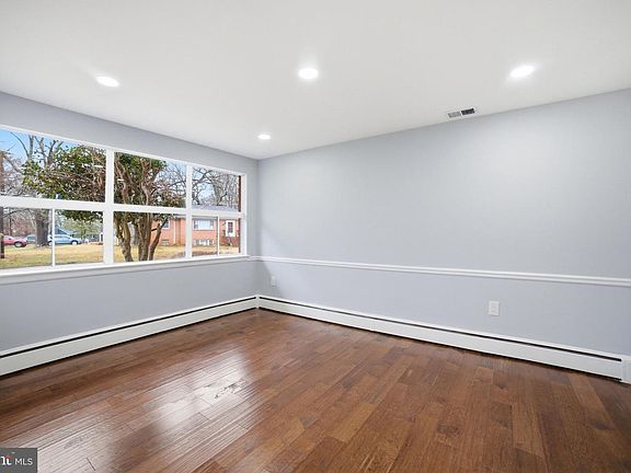 5th image of 5001 Barto Ave