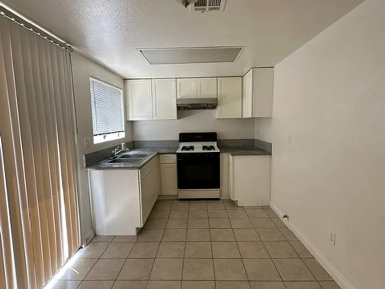 1552 Prospect Ave — Photo 23