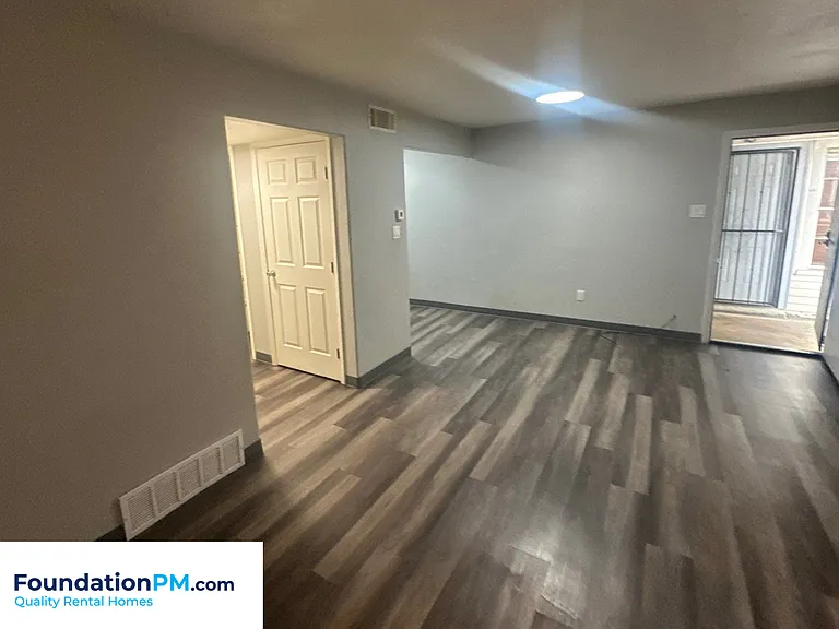 1283 E Raines Rd — Photo 8