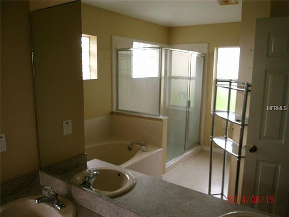 4th image of 725 Cherry Laurel St