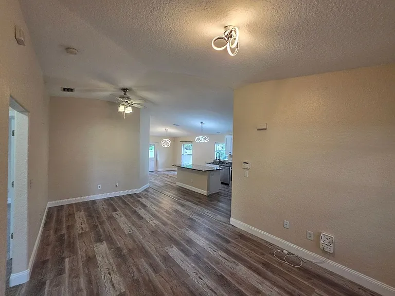 808 Valencia Ave — Photo 9