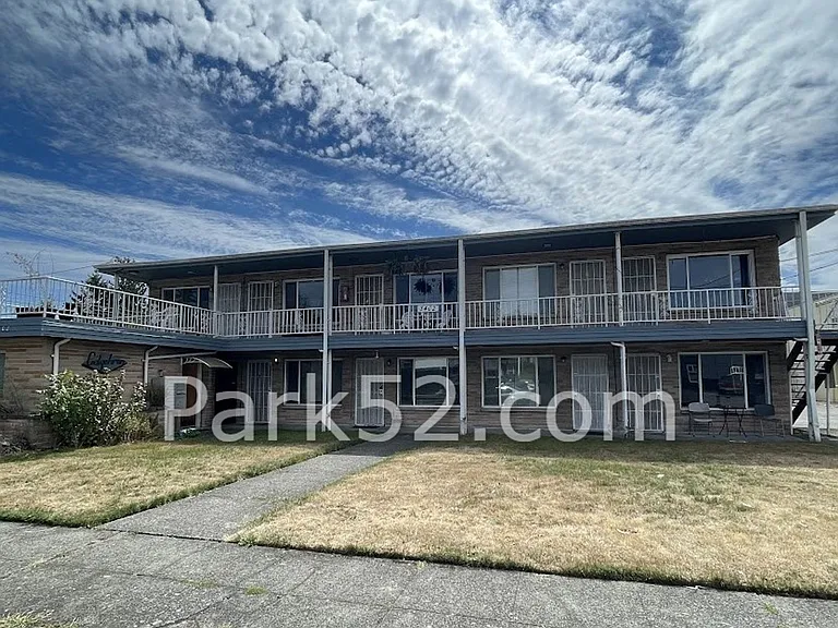 3402 S 54th St #3 — Photo 2