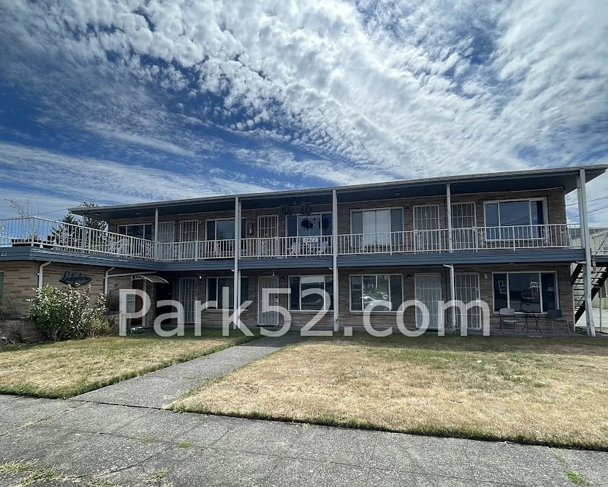 Building Photo - 3402 S 54th St #2