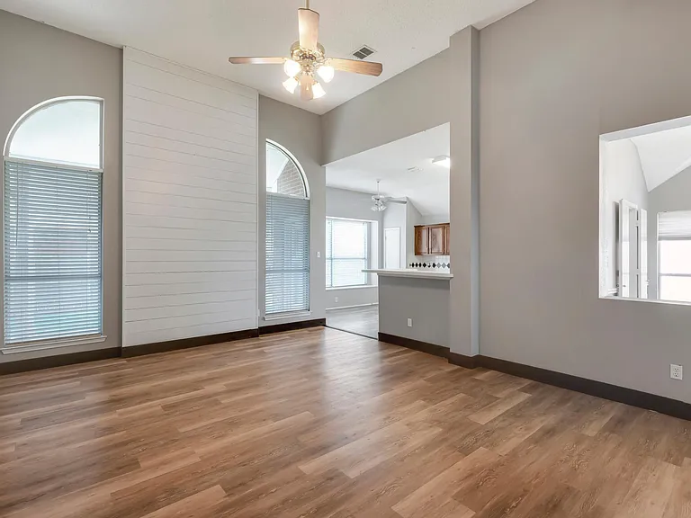 8201 Pacific St — Photo 17