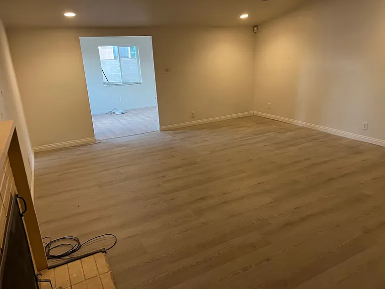1039 N Barston Ave — Photo 3