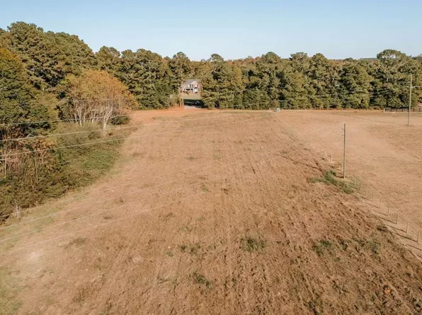 5 Lakeview Dr, Winterville, GA 30683