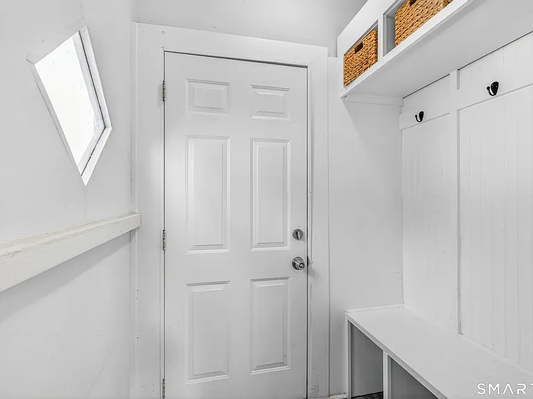 380 Gurdon St #1 — Photo 3