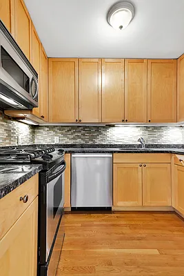 Rented by Cooper & Cooper Real Estate | media 22