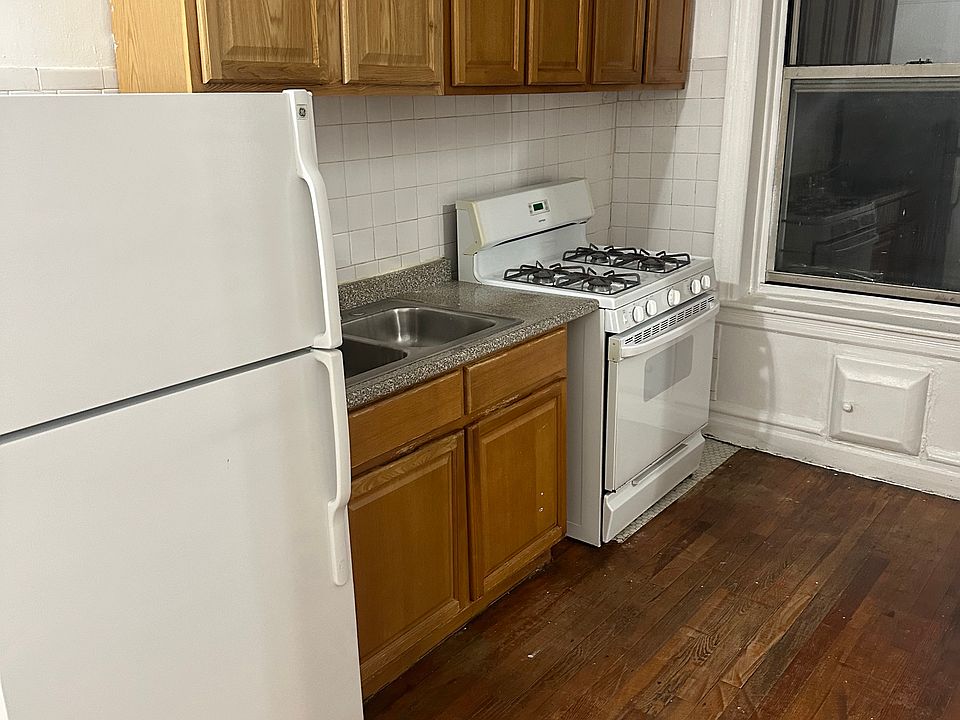 1st image of 652 E 225th St #2A